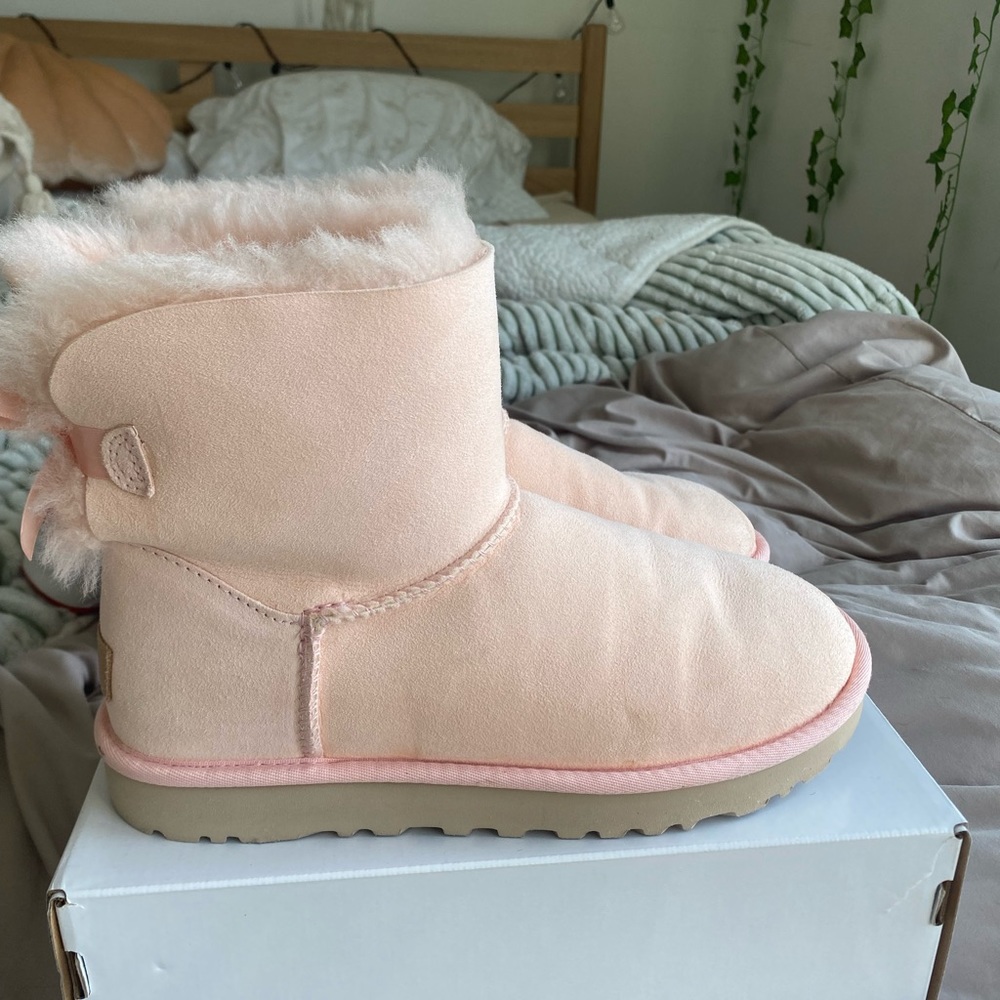 pink uggs